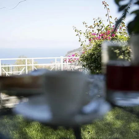 Nesea Panzió Cefalù