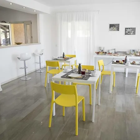 Nesea Panzió Cefalù